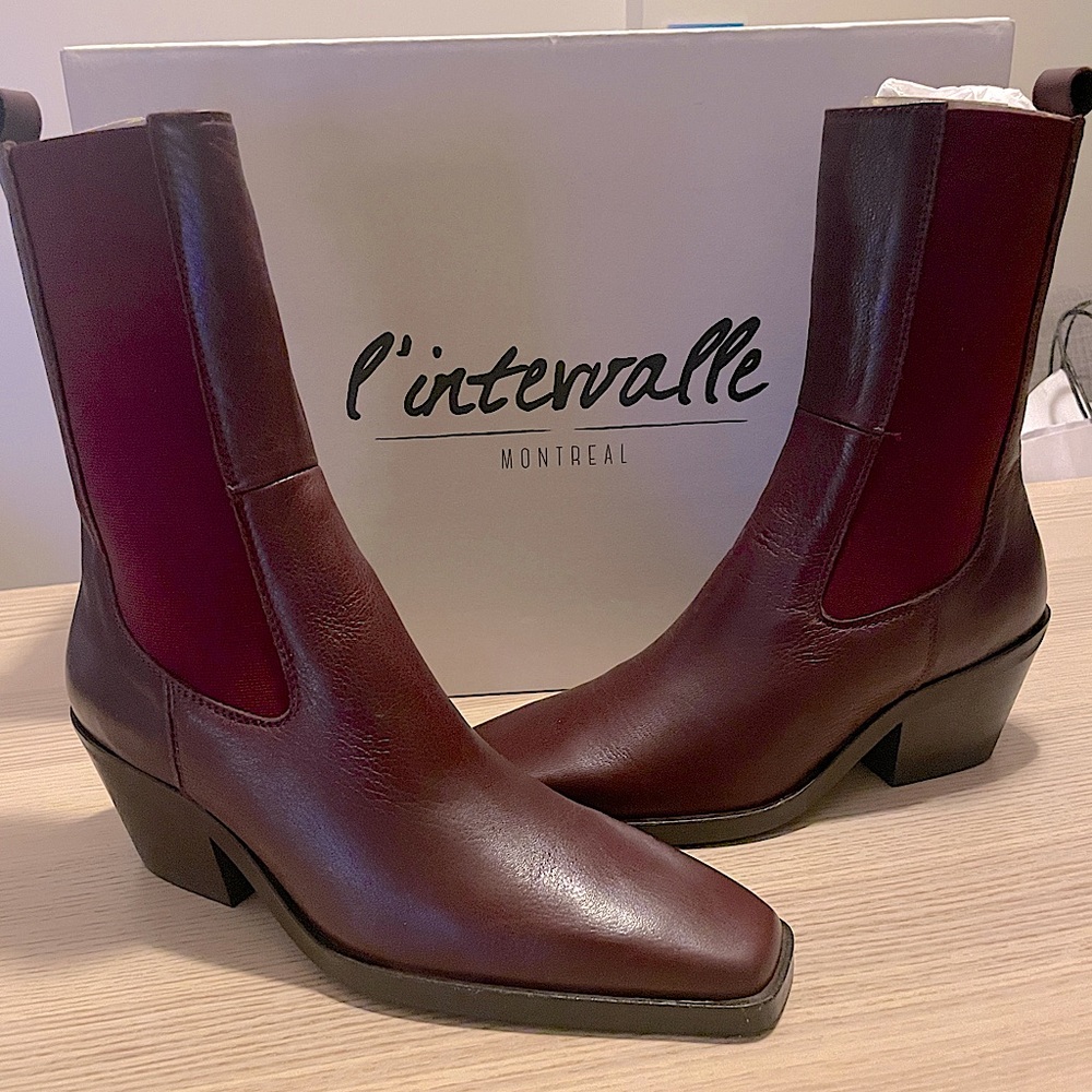 L’Intervalle BNWT Alacantra Bordeaux Leather Boots
